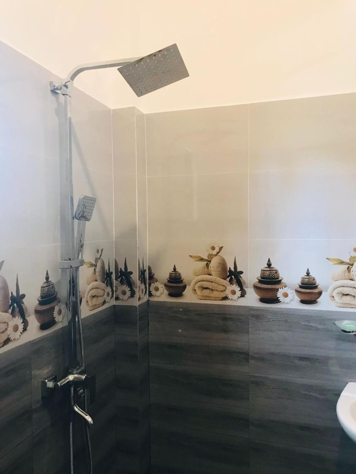 Sri White Villa Airport Boutique Hotel Katunayaka Dış mekan fotoğraf