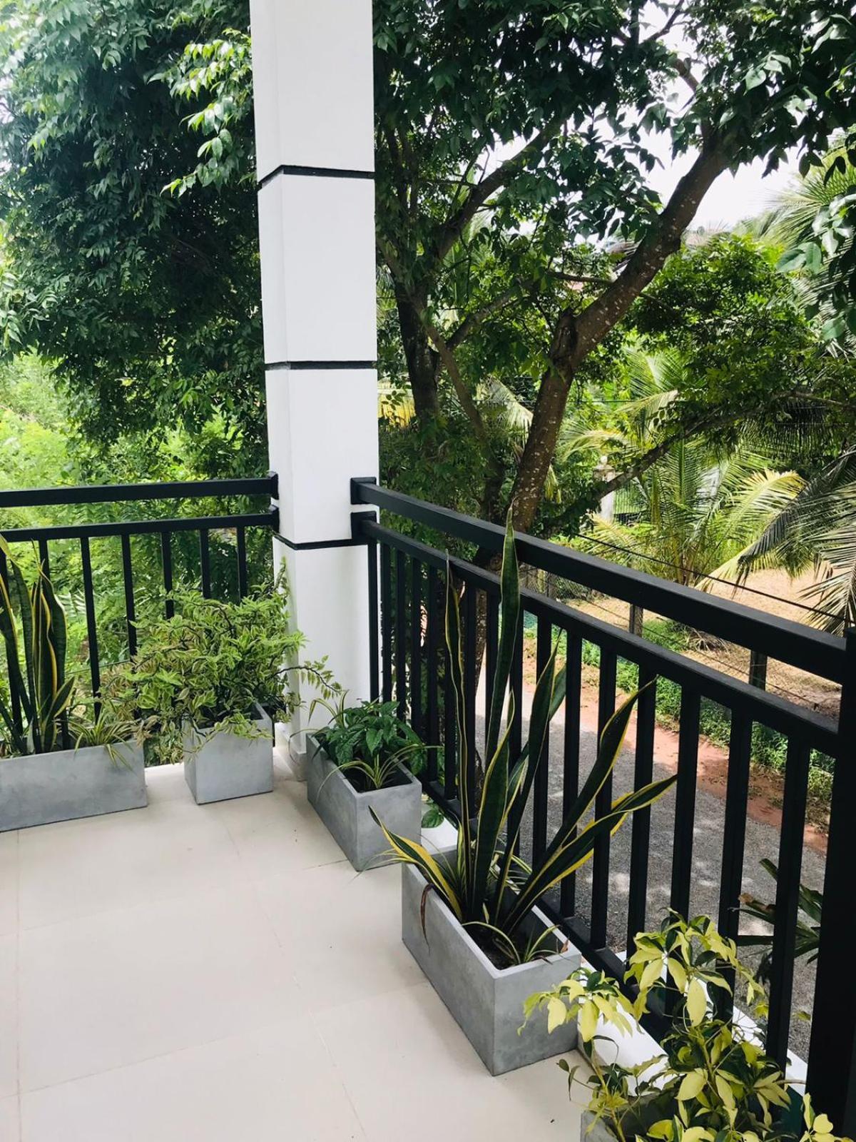 Sri White Villa Airport Boutique Hotel Katunayaka Dış mekan fotoğraf