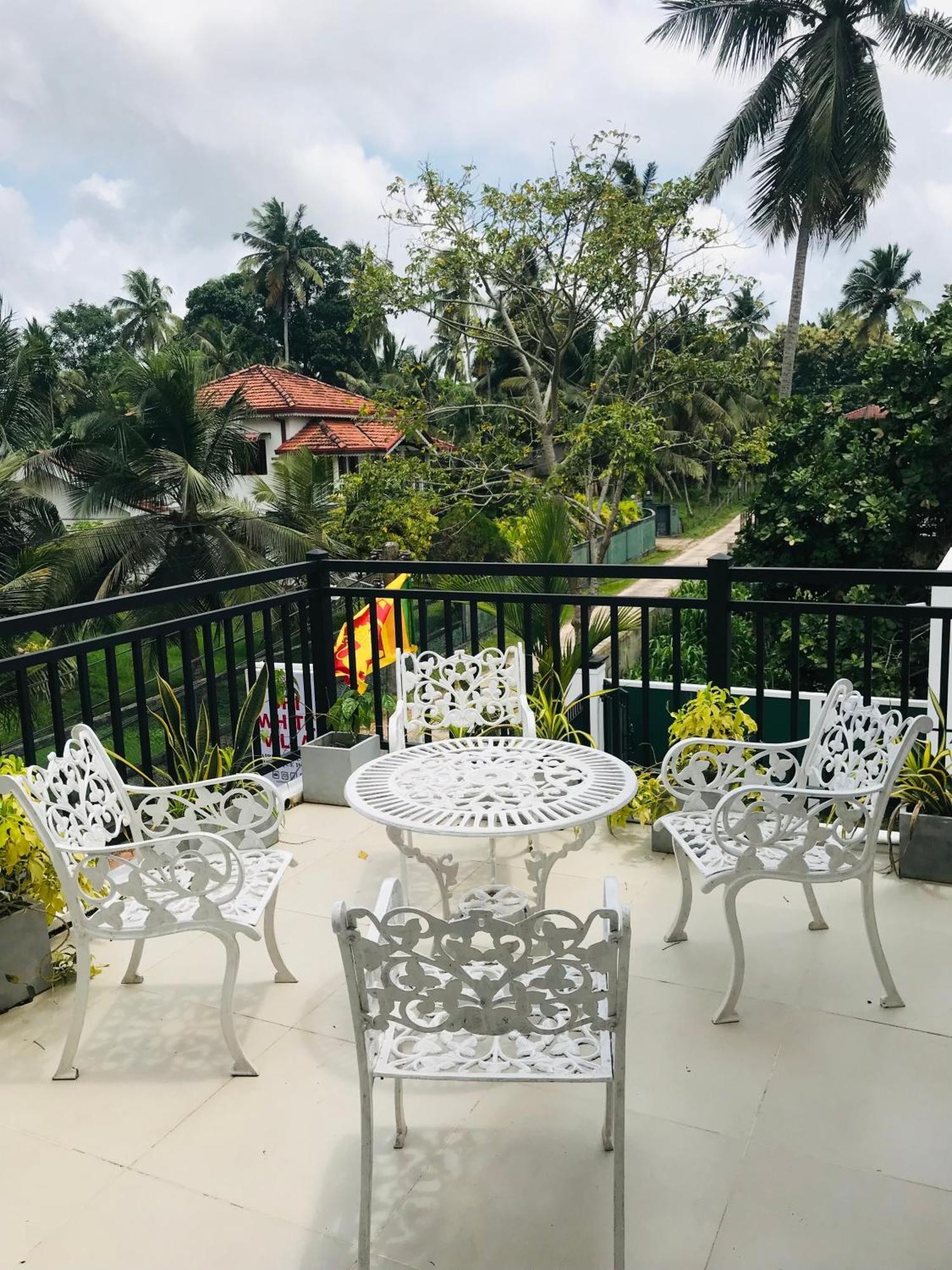 Sri White Villa Airport Boutique Hotel Katunayaka Dış mekan fotoğraf